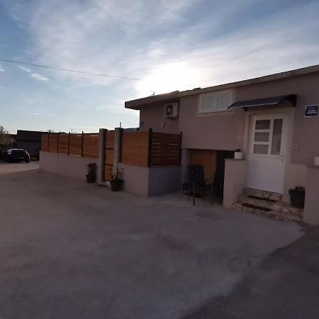 Pop Holiday House Ζαντάρ Εξωτερικό φωτογραφία